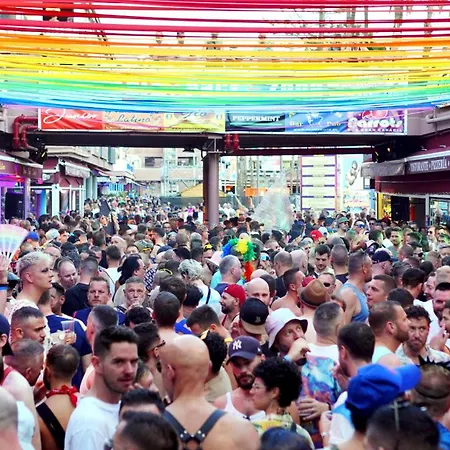 Luminoso Con Piscina Y Aparcamiento Апартаменты *