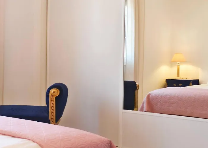 Luminoso Con Piscina Y Aparcamiento