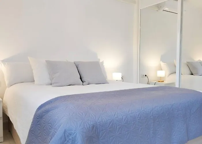 Luminoso Con Piscina Y Aparcamiento *